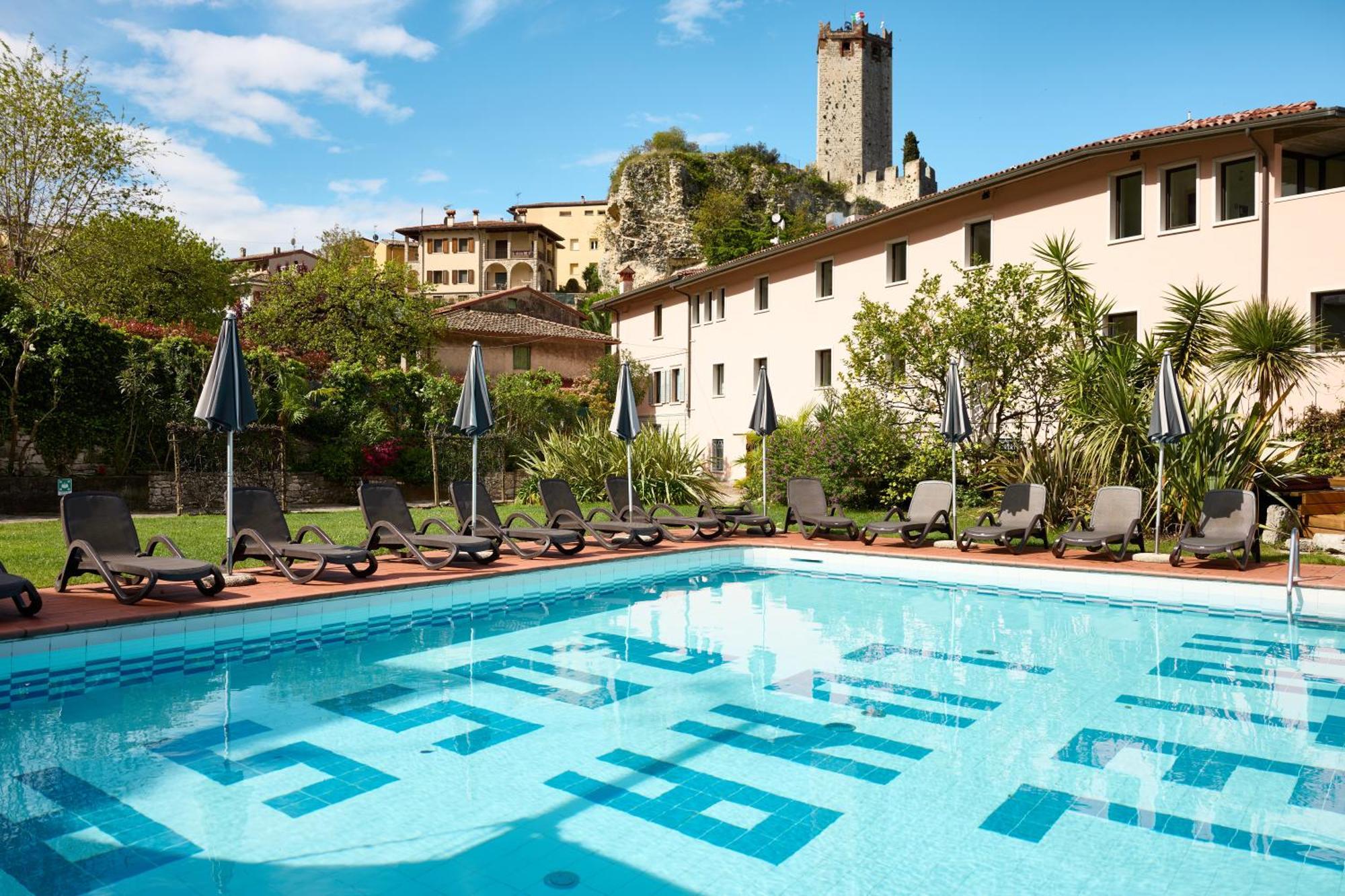 Hotel Luna Rossa (Adults Only) Malcesine Exterior photo