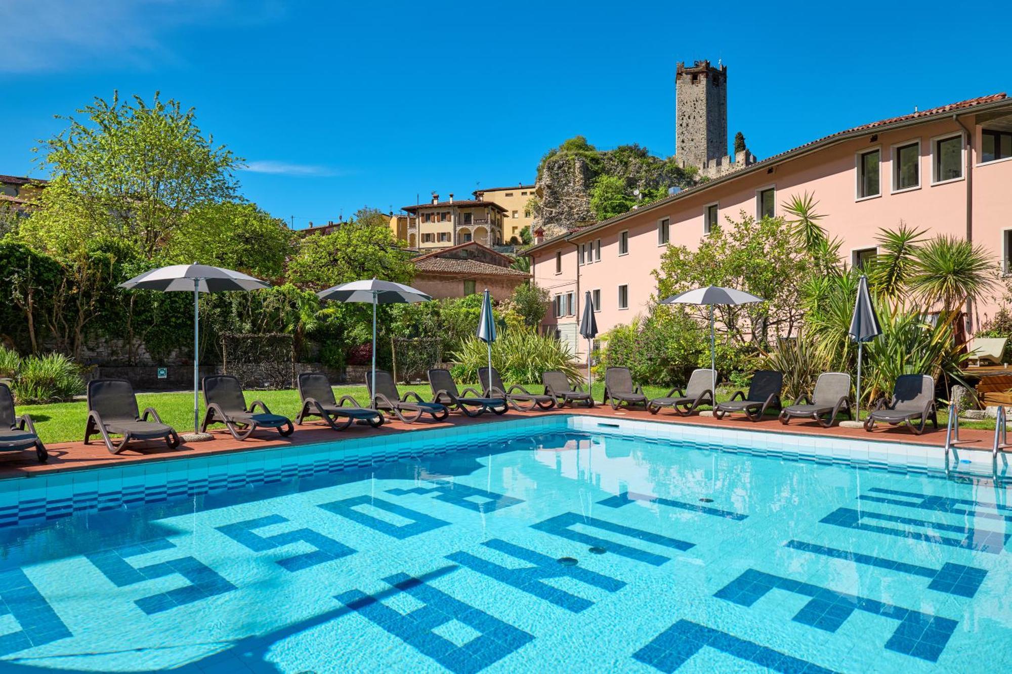 Hotel Luna Rossa (Adults Only) Malcesine Exterior photo