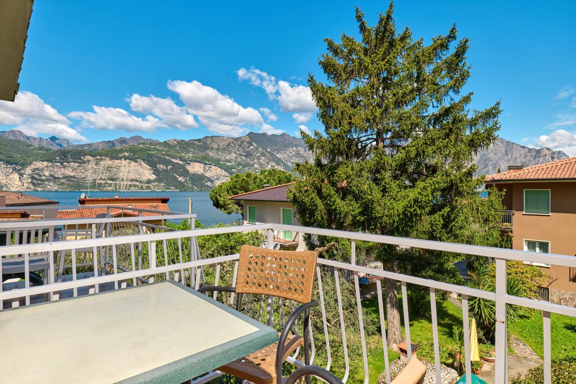 Hotel Luna Rossa (Adults Only) Malcesine Exterior photo